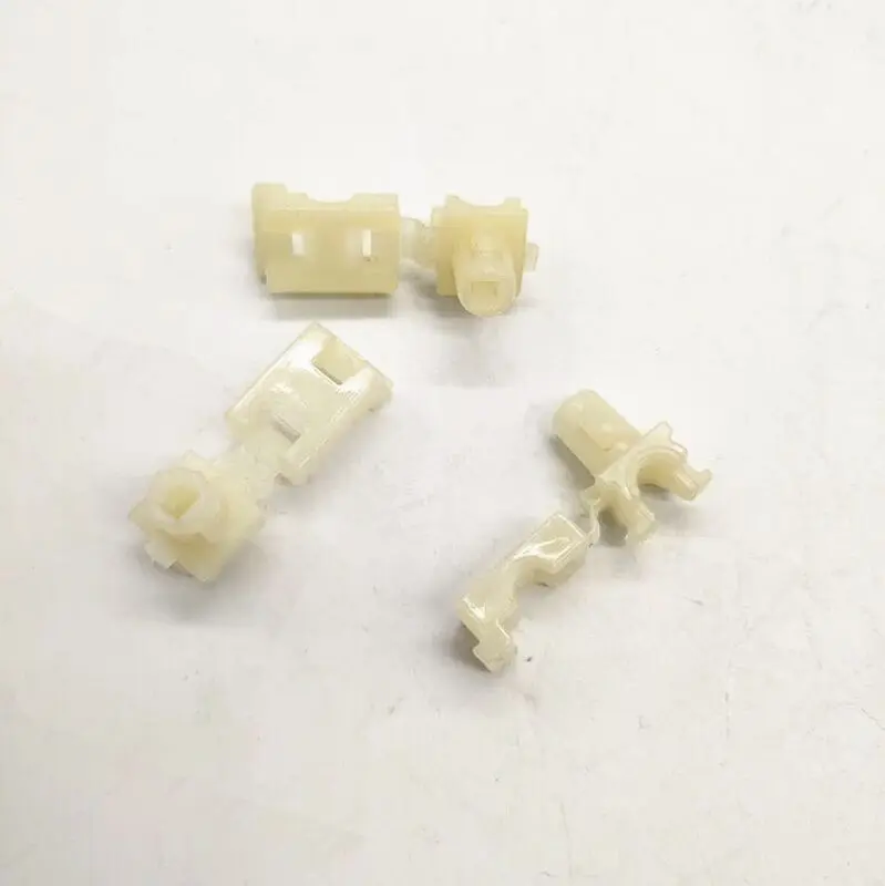 Auto parts High quality tailor lock block fixed card buckle  tail handle fixed snap For Dongfeng DFM Fengxing Lingzhi M5/M3/V3