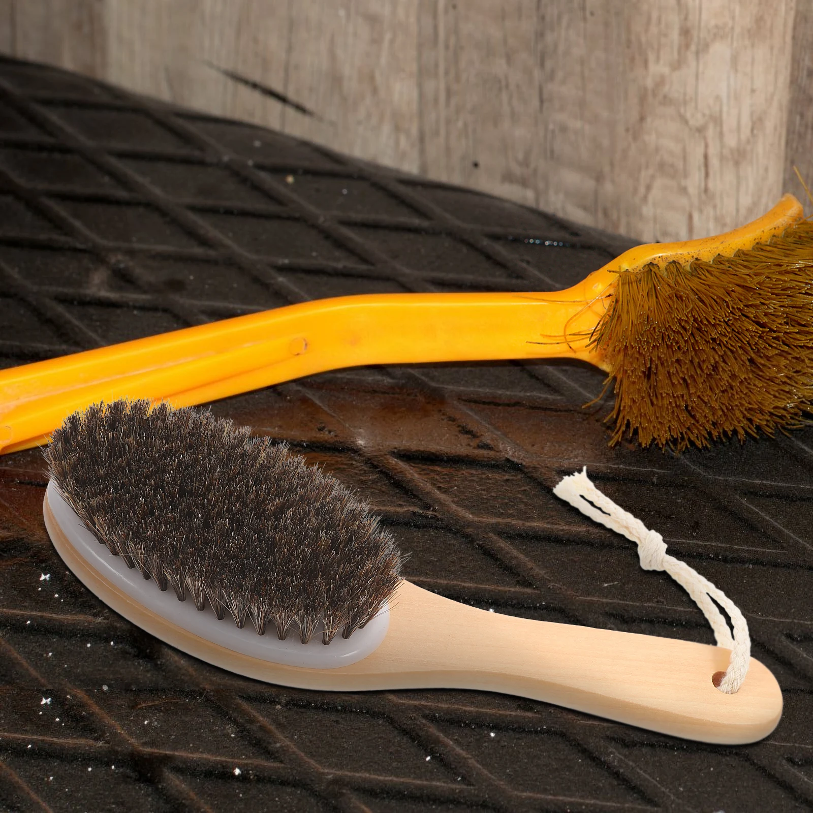 

Horse Dusting Brush Durable Bristle Cattle Hair Grooming Comb Cleaner Cow Pet Tool Soft Bristles Ergonomic Head Portable