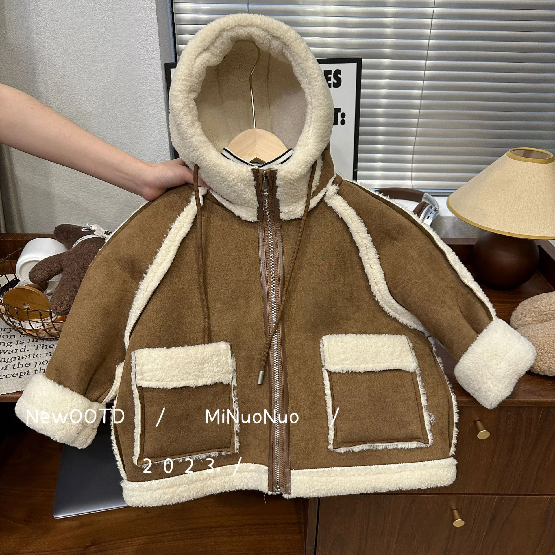 

Thicken Warm Boys Girls Fur Jacket Winter Faux Fur In One Coat Outwear 1-8Years Old Children Fleece Coat Unisex Clothes