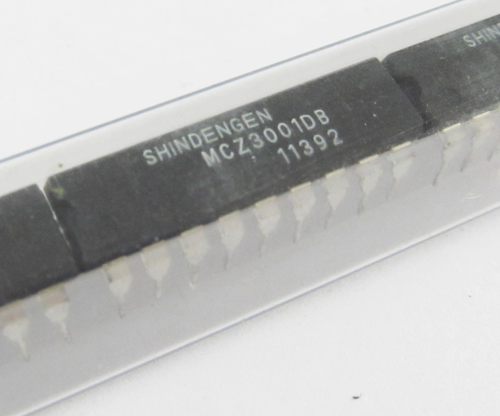 2PCS IC Chip MCZ3001DB MCZ3001D DIP 18 Pin