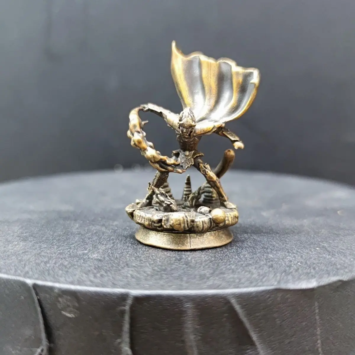 

4.5cm Solid Brass Zodiac Warrior Statue - Dynamic Pose Armored Fighter w/Cape & Rock Base, Mythical Desk Decor Collectible