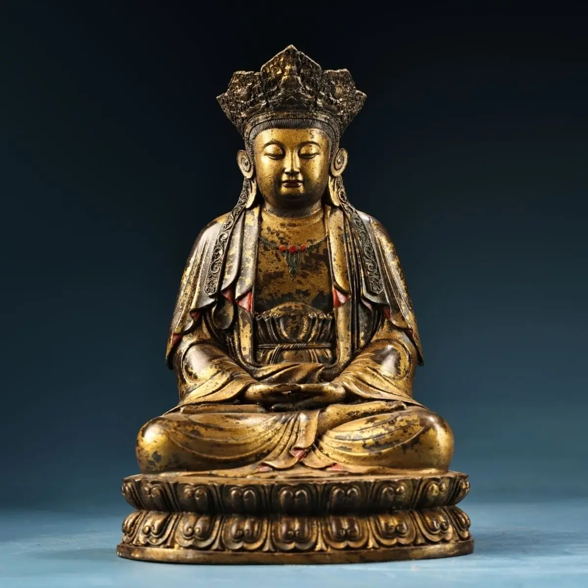 Treasure high relief carving mud gold Jizang King Bodhisattva weighing 50 grams, 21 cm high and 14 cm wide