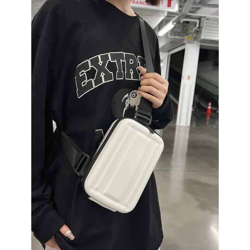 2024 New Fashion Trend Shoulder Bag High Quality Commuter Crossbody Bag Design Hot Selling Same Style Couple Style