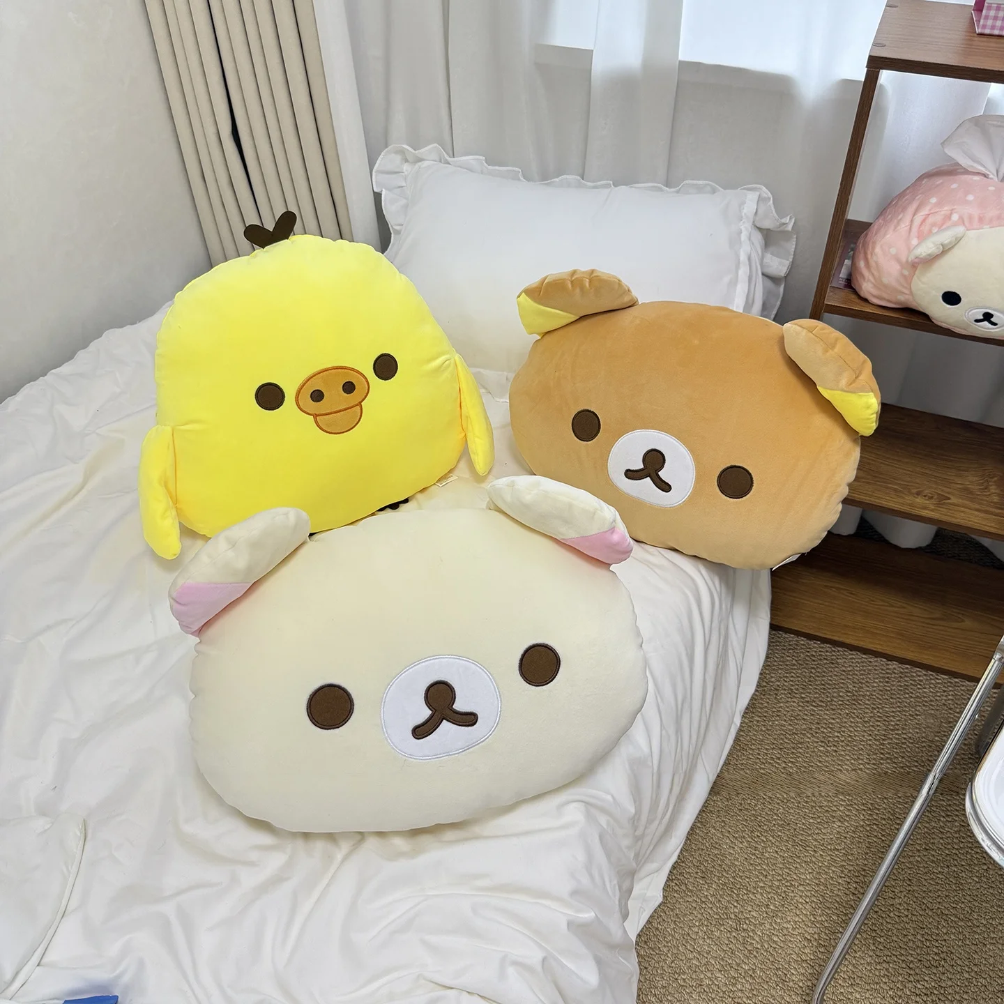 Adorável rilakkuma travesseiro de pelúcia kiiroitori boneca de pelúcia adorável anime sofá travesseiro kawaii animal quarto deocr presentes de aniversário para criança