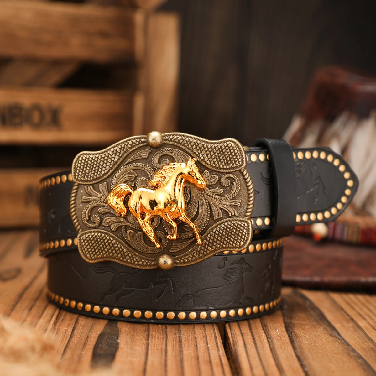 A Casual, Individual and Retro Belt, a Clothing Accessory PU Brown Belt, Metal Buckle, Suitable for Both Men and Women