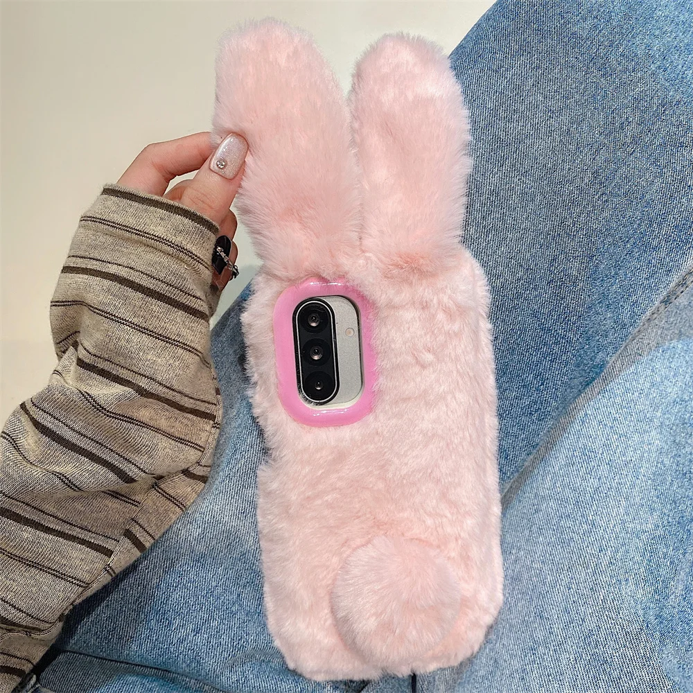 Casing Ponsel Berdiri dengan Telinga Kelinci Lucu dan Bulu untuk Samsung Galaxy S25 Ultra S24 Plus S23 A56 A36 A35 A17 Pelindung Kamera Berbulu.