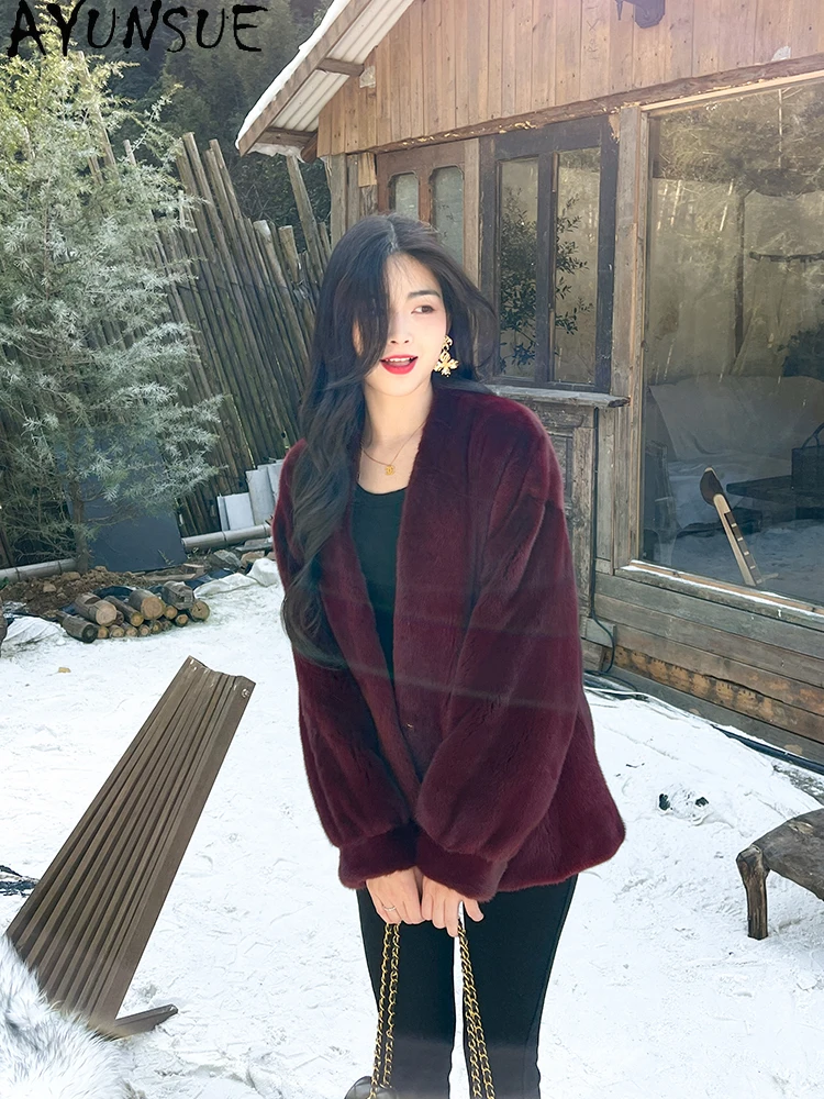 AYUNSUE 2025 سترات من فرو المنك المخملي للنساء على شكل حرف v سترة شتوية فاخرة من فرو المنك بالكامل لملابس النساء جودة عالية كوفتا С ميخيم