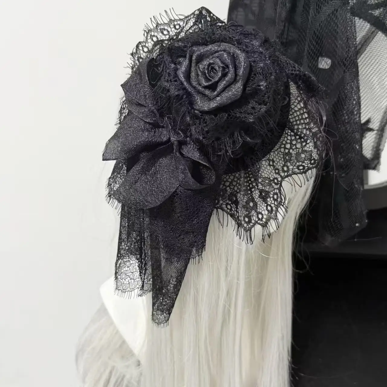 Vintage Lolita Mini chapeau haut-de-forme femmes élégant blanc/noir dentelle fleur fête Bonnet casquette pince à cheveux casque Cosplay chapeaux