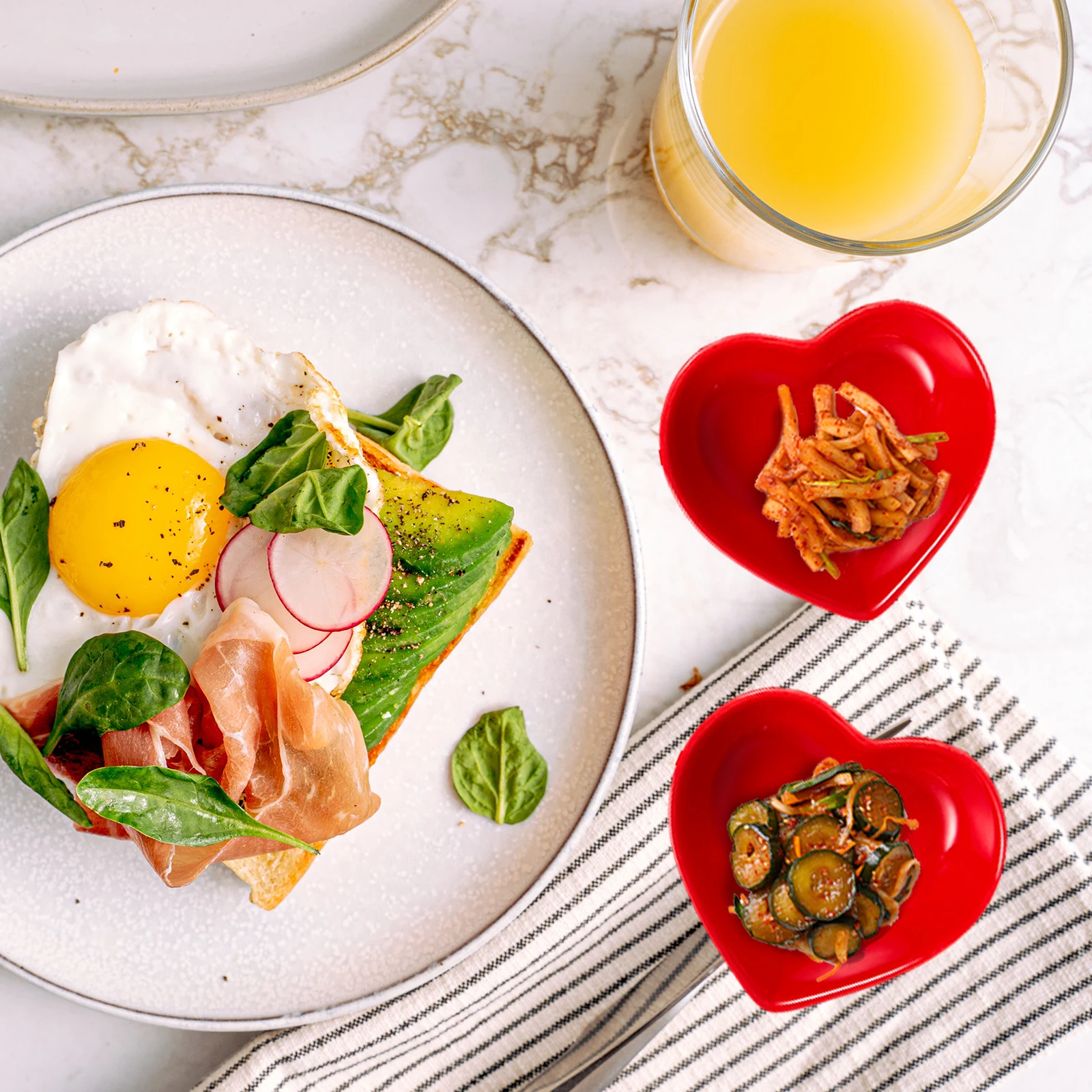 

6Pcs Heart Shaped Condiment Dishes Set Bright Color Sauce Bowls for Vinegar Chili Dipping Microwave Freezer Safe