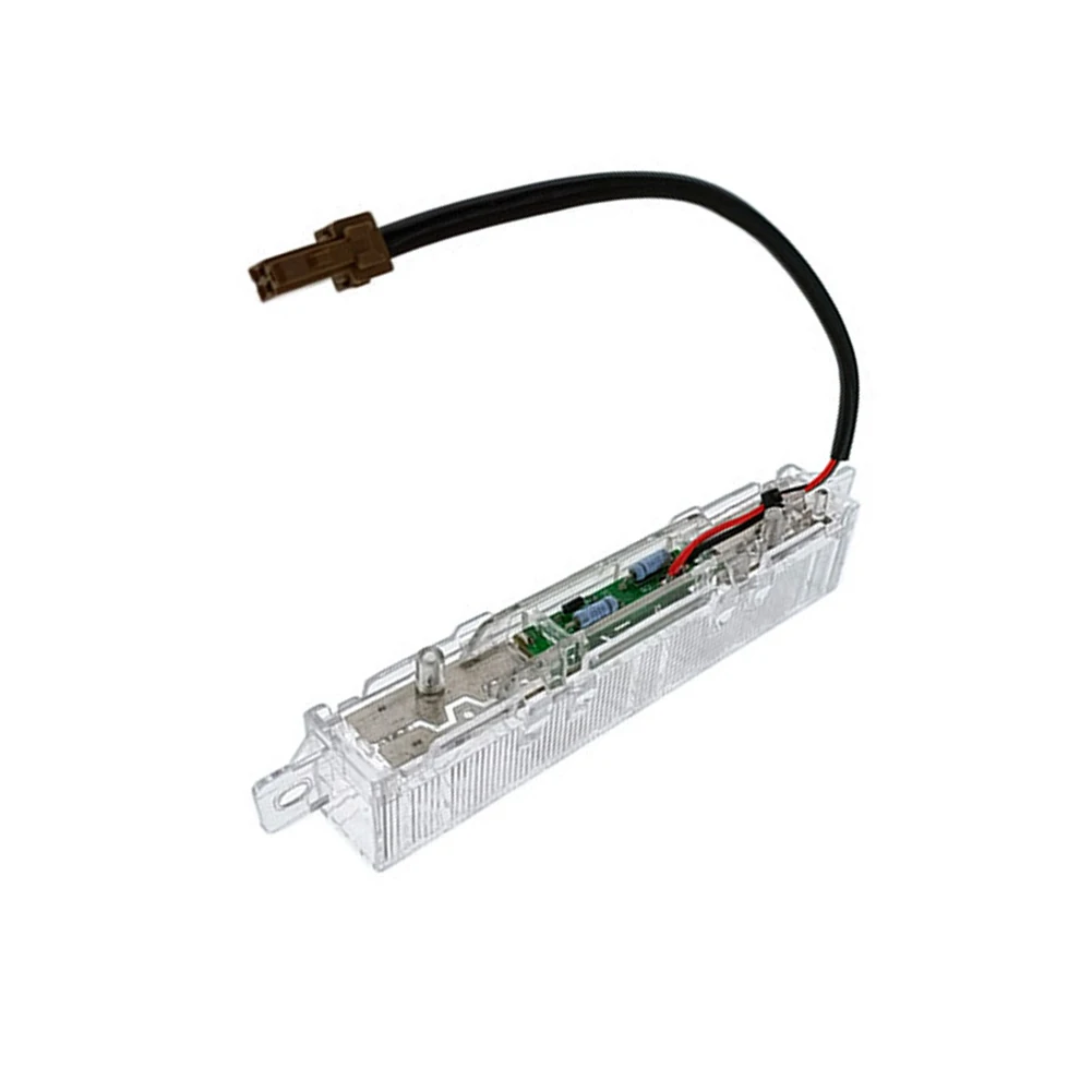 

Третий стоп-сигнал с высоким креплением для Infinity G35 2004 2006 и Nissan J32 2008 2012, прямая замена