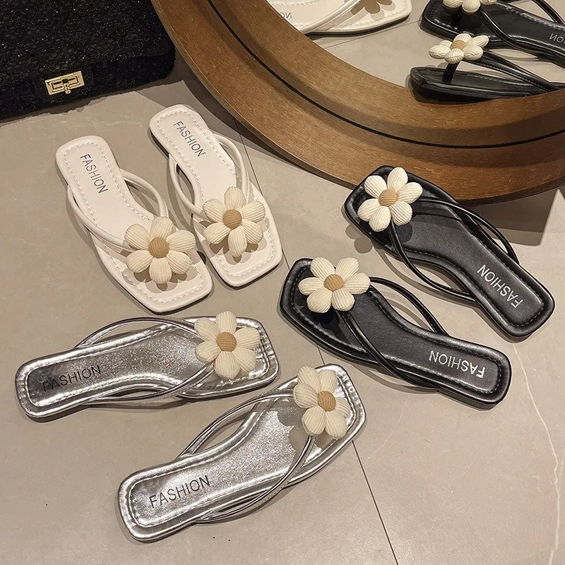 

2025 Summer New Women's Slippers Fad Flower Decoration Flat Bottomed Women Slippers Outdoor Casual Beach Sandals Sandalias Mujer