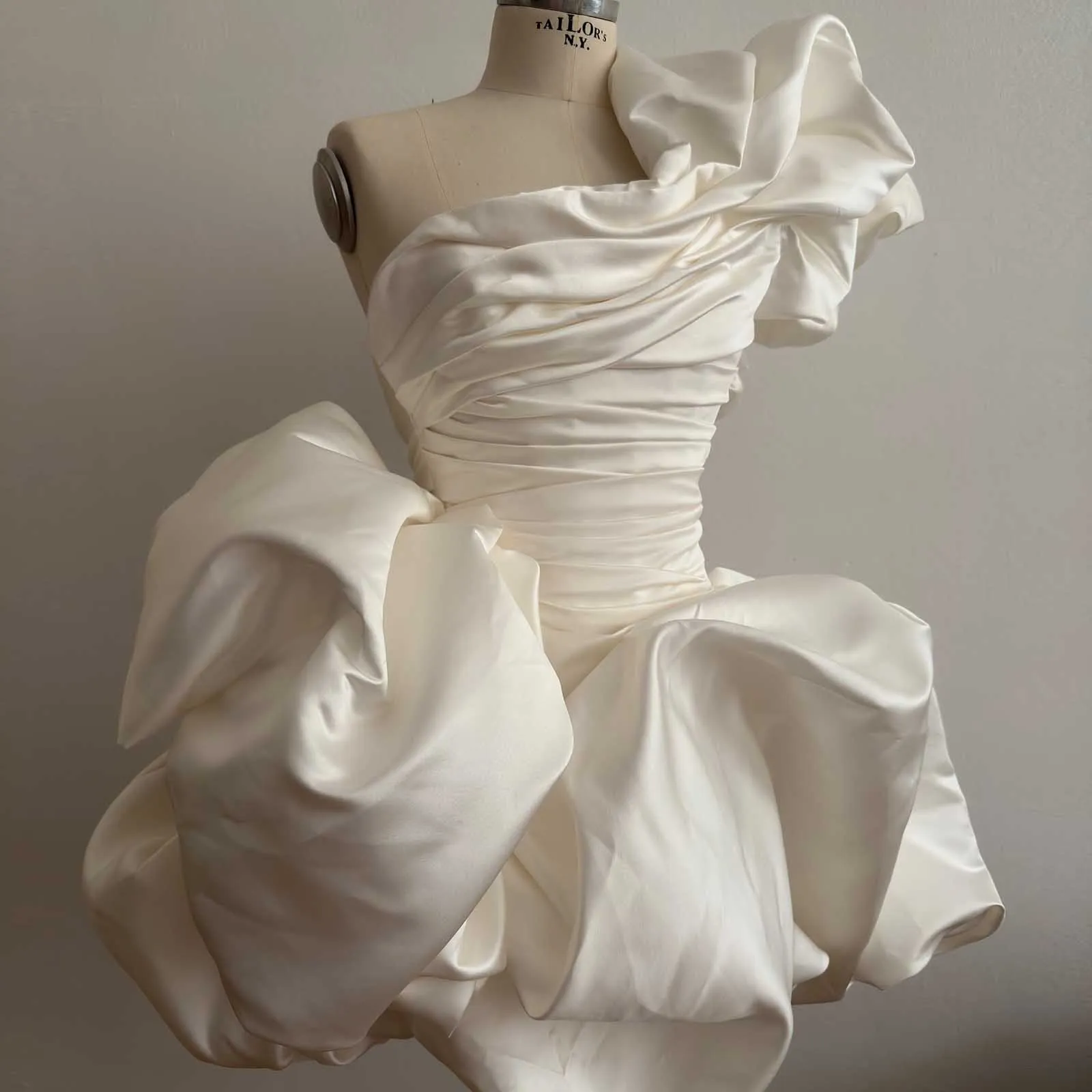 

Fashion Ivory Ruffle Wedding Party Dresses Short Prom Gown One Shoulder Ruched Taffeta Short Bride Dress 2025 Formal Party Dress