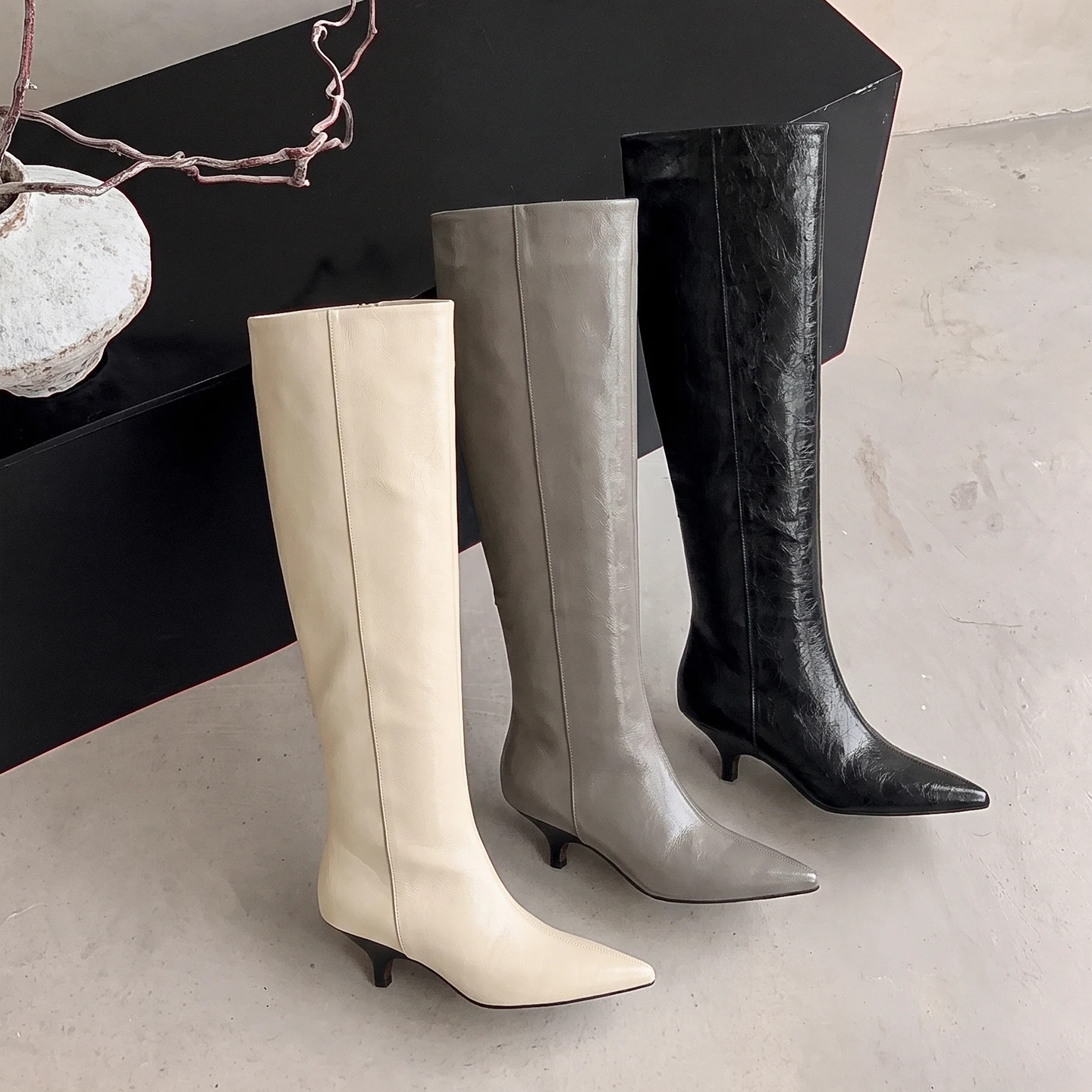 Full Winer Sexy Boots Kitten Heels Long Boots Party Modern Ladies High Boots Cow Leather Pointed Toe Beige Black Footwear