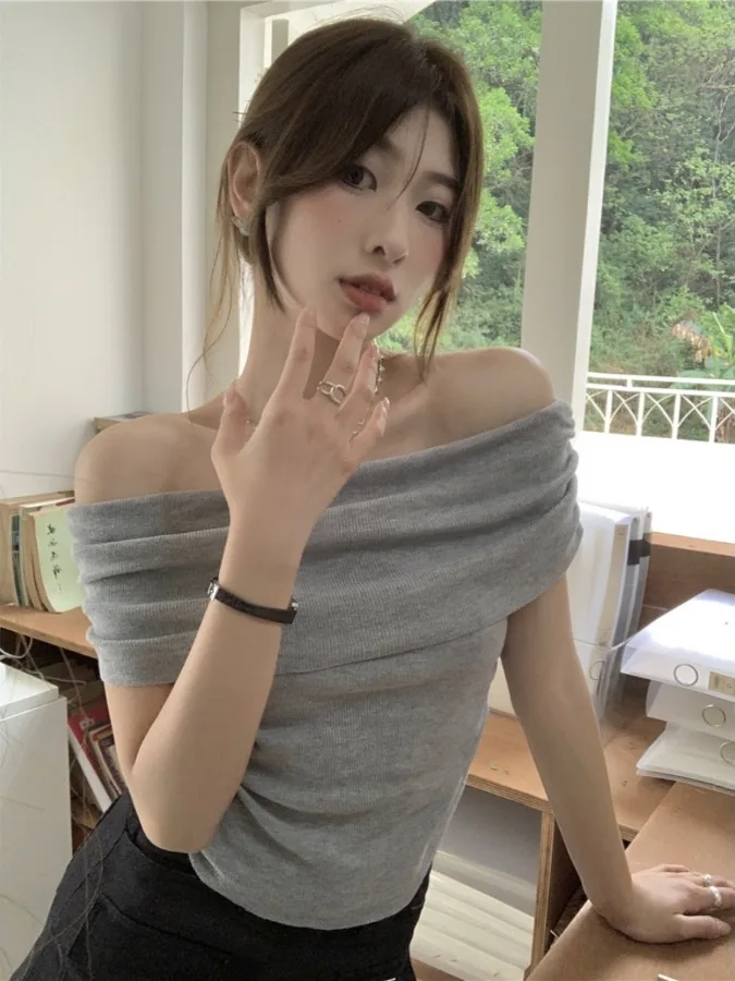 

ay Knitted ort Sve T-irt Women's Faion oulder Baring Top Chic Clavicle ow Summer High End Feel Commute Sle S...