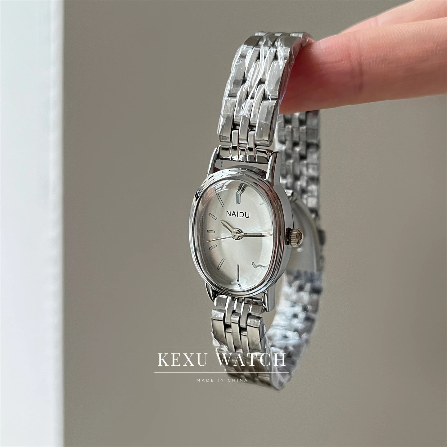 ساعة NAIDU للنساء، ساعات نسائية بمينا أخضر/أحمر/ذهبي، ساعات وجه بيضاوية، ساعات يد ذهبية/فضية بالجملة #5