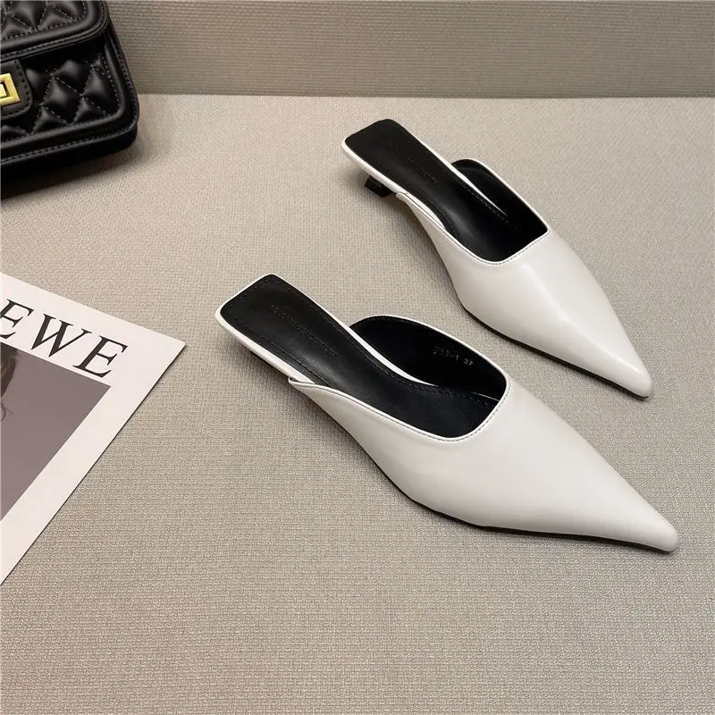 2023 New Low Heel Slippers Summer Close Toe Outdoor Mules Casual Pumps Street Style Mum‘s Sandal Slip On Half Slippers Loafers