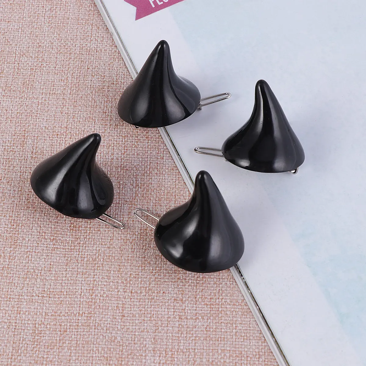 

4Pcs Black Devil Horn Hair Clips Fabric Metal Halloween Party Accessories Kids Festival Headwear Devil Horn Hair Clips