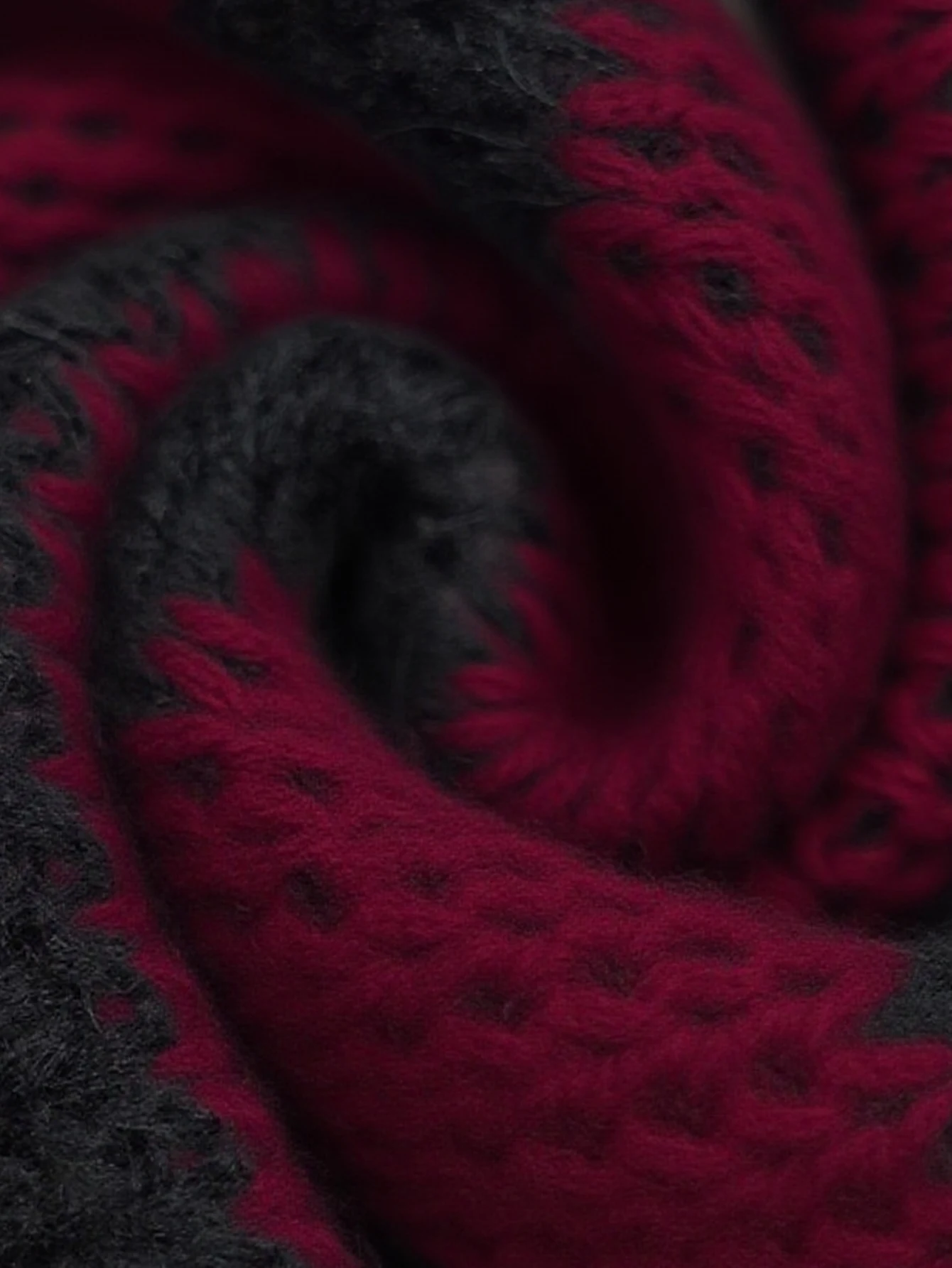 Autumn and Winter New Niche Knit Cardigan for Women, Designed with a Lazy Style, Sweater Top, Red Striped Pattern, Loose V-Neck Design Pullover, Casual and Elegant Autumn and Winter Top, Basic Versatile Style for Urban Commuting, Stylish and Casual Vacation Style, Designer Pattern Niche Knit Cardigan, New Year, Valentine's Day, Christmas Holiday Clothing, Instagram Style Clothing, Commonly Purchased by Koreans, Date Gift, Women's Clothing