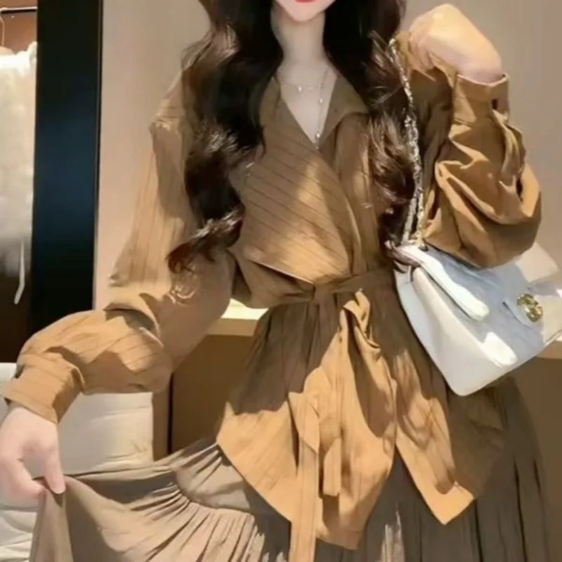 เสื้อผ้าผู้หญิง แฟชั่นฤดูใบไม้ผลิและฤดูใบไม้ร่วง เสื้อคลุมลำลองลายทาง คอตั้ง แฟชั่นวินเทจ แขนยาว แต่งเชือกผูก