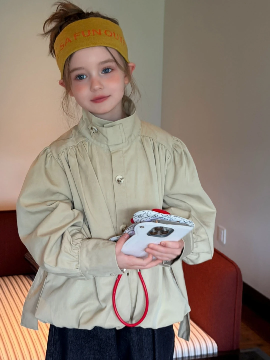 Girls' 2026 Autumn New Design, Stand Up Collar, High-end Feel, Lantern Sleeves, Loose Top, Children's Girls' Coat