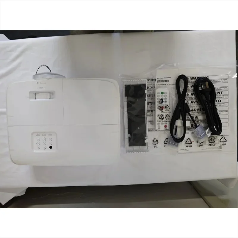 

EH412ST/EH412STx Projector