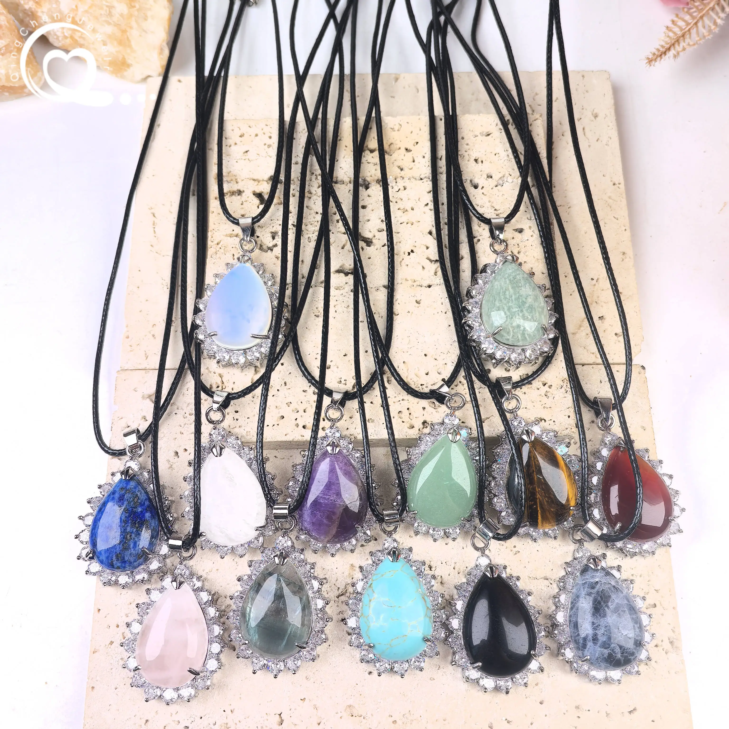 

Natural Gemstone Drop Pendant Necklace Healing Crystal Quartz Amazonite Amethyst Fluorite Rhinestone Charms Chain Jewelry QC3404