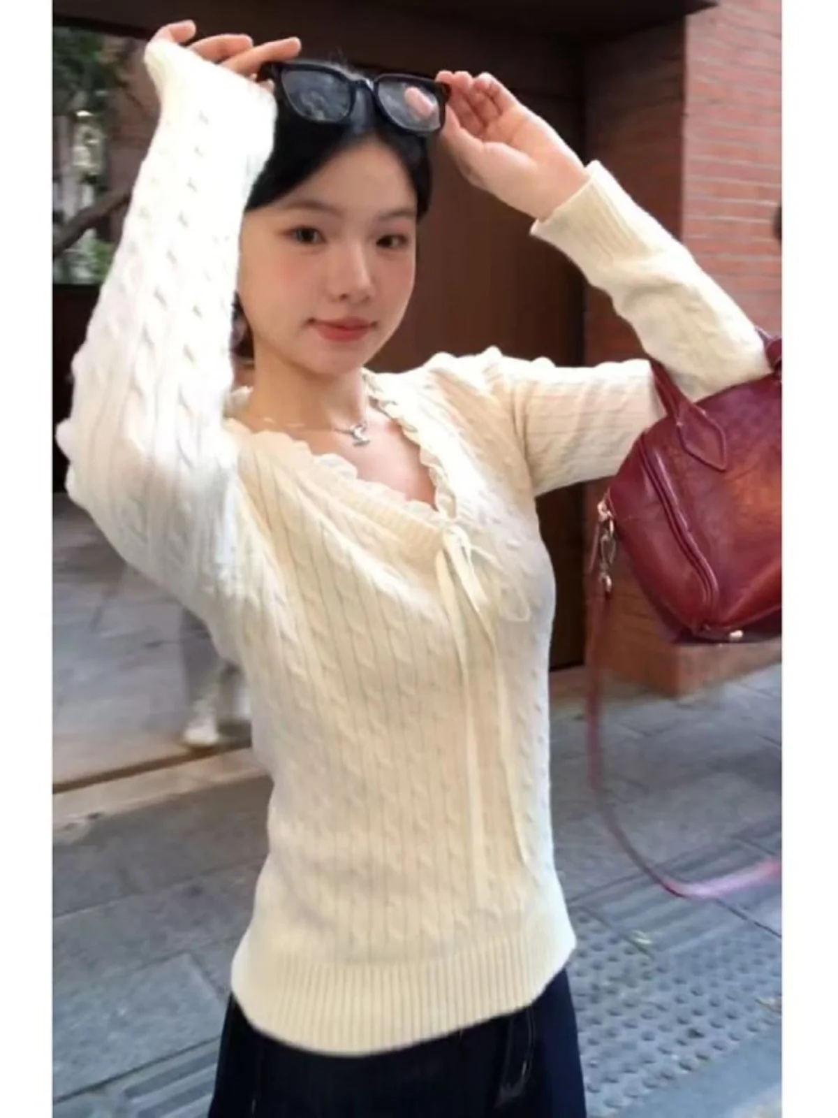 

Милый корейский свитер большого размера с бантом и V-образным вырезом, витая вязка, женский осенне-зимний антивозрастной свитер с деревянными ушками