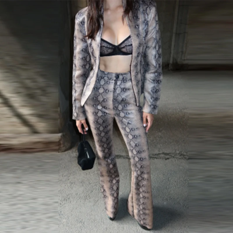 Schlangenmuster-Set mit V-Ausschnitt, Schnallenverschluss und Taillenbetonung: Mantel und Hose für Damen, Street-Style, Langarm, Schlanke Jacken, Schlaghosen, Neue Outfits – Detail 9