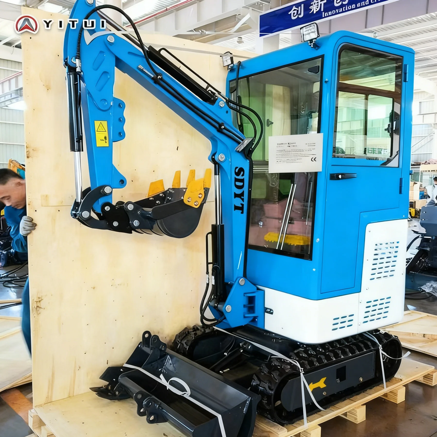 حفارة صغيرة مدمجة مخصصة 1.5 طن - محرك كوبوتا قابل للتخصيص حفار صغير للاستخدام في المنزل/الحديقة ذات المساحة الضيقة