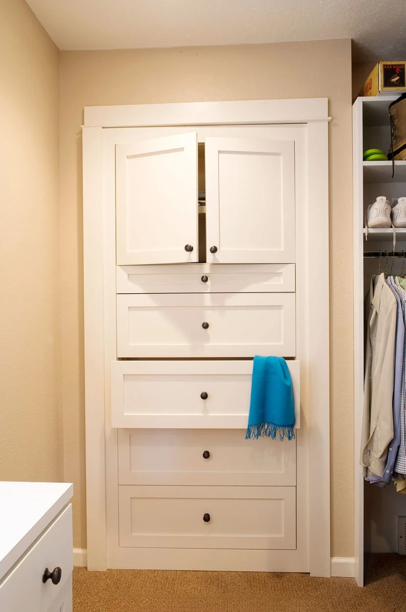 Export production of various styles Solid wood craftsmen make soundproof bookcases Hidden doors