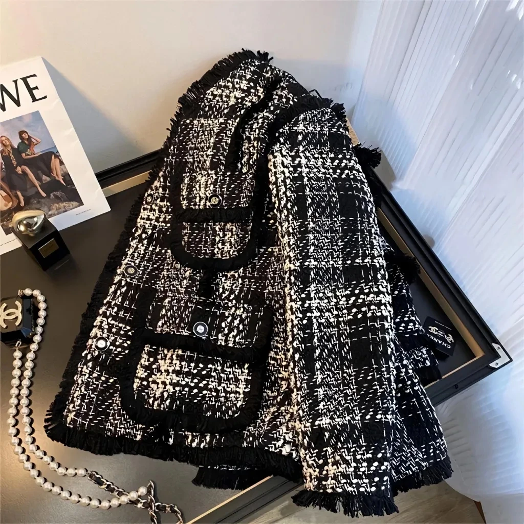 سترة نسائية قصيرة منقوشة جديدة لربيع وخريف 2025 معطف أنيق صغير معطر بتصميم نسائي ملابس خارجية كلاسيكية