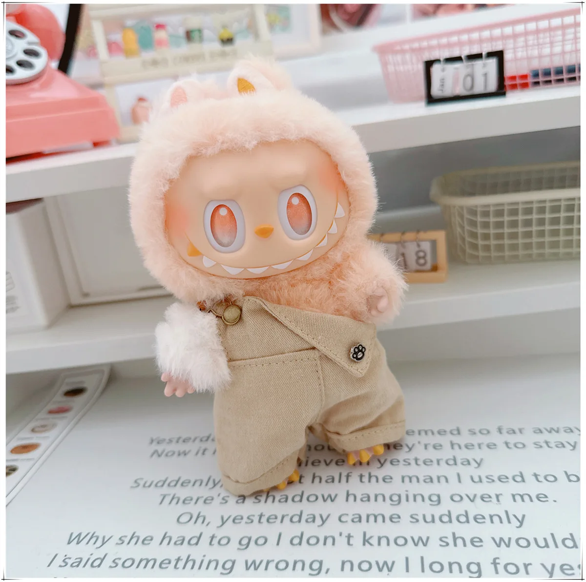 Labubu 3.0 Big Into Energy Pantaloni con bretelle per bambole da 15/17 cm Abbigliamento da lavoro quotidiano Accessori per bambole