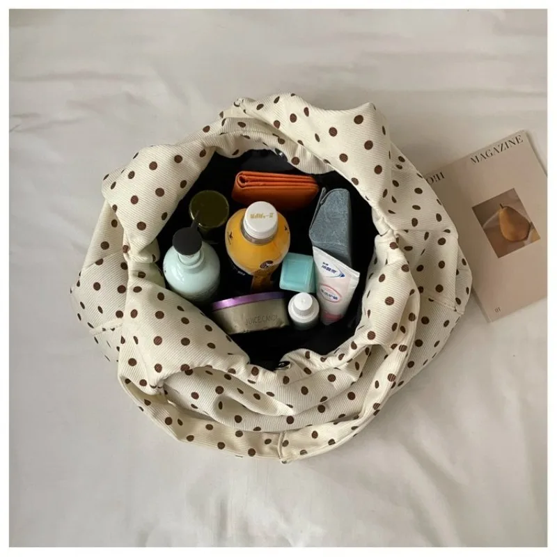 CEEKAY Canvas-Tasche mit Polka-Dot-Muster, Hobo-Stil, breiter Träger, geraffte Falten, vielseitig einsetzbar, für den täglichen Gebrauch, Freizeit, große Kapazität, Damenhandtasche. – Detail 16