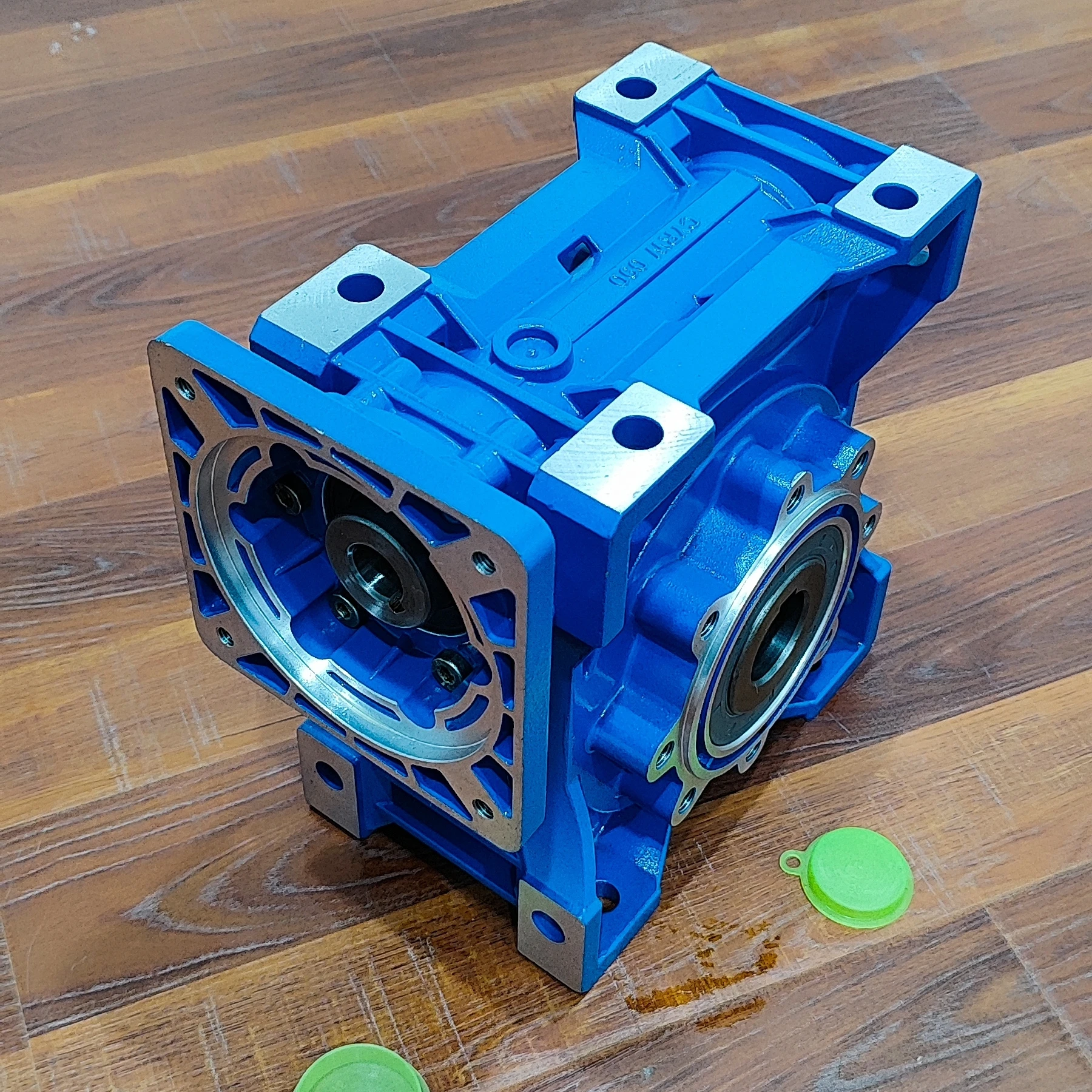 Worm Gearbox Speed Reducer CYRW90 NMRV90 Input 19/22/14/24/28mm Ratio 5:1/100:1 Worm Gear Tin bronze Free Maintenance