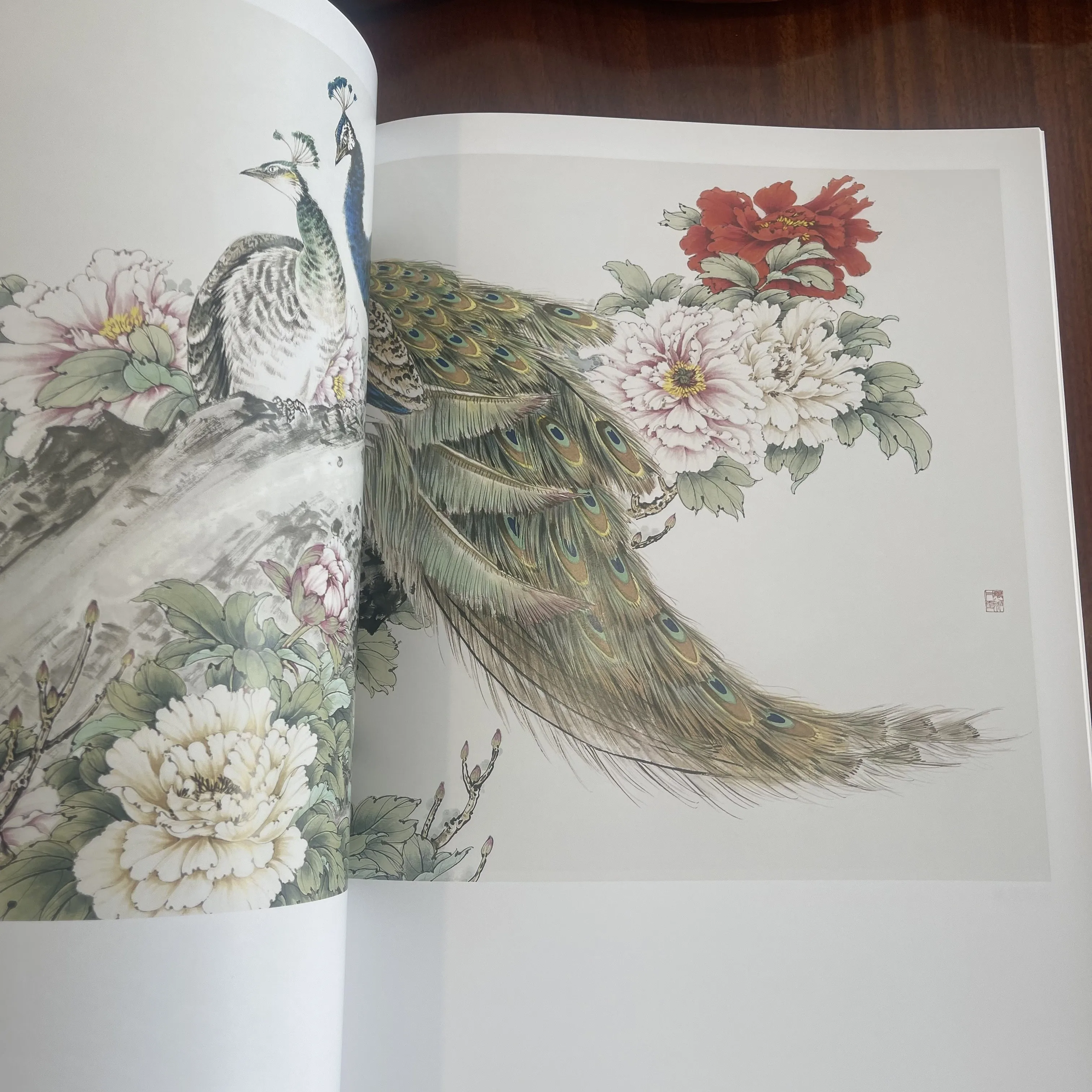 Peacock Painting Techniques: Realistic Feather Texture & Color Gradients Handbook