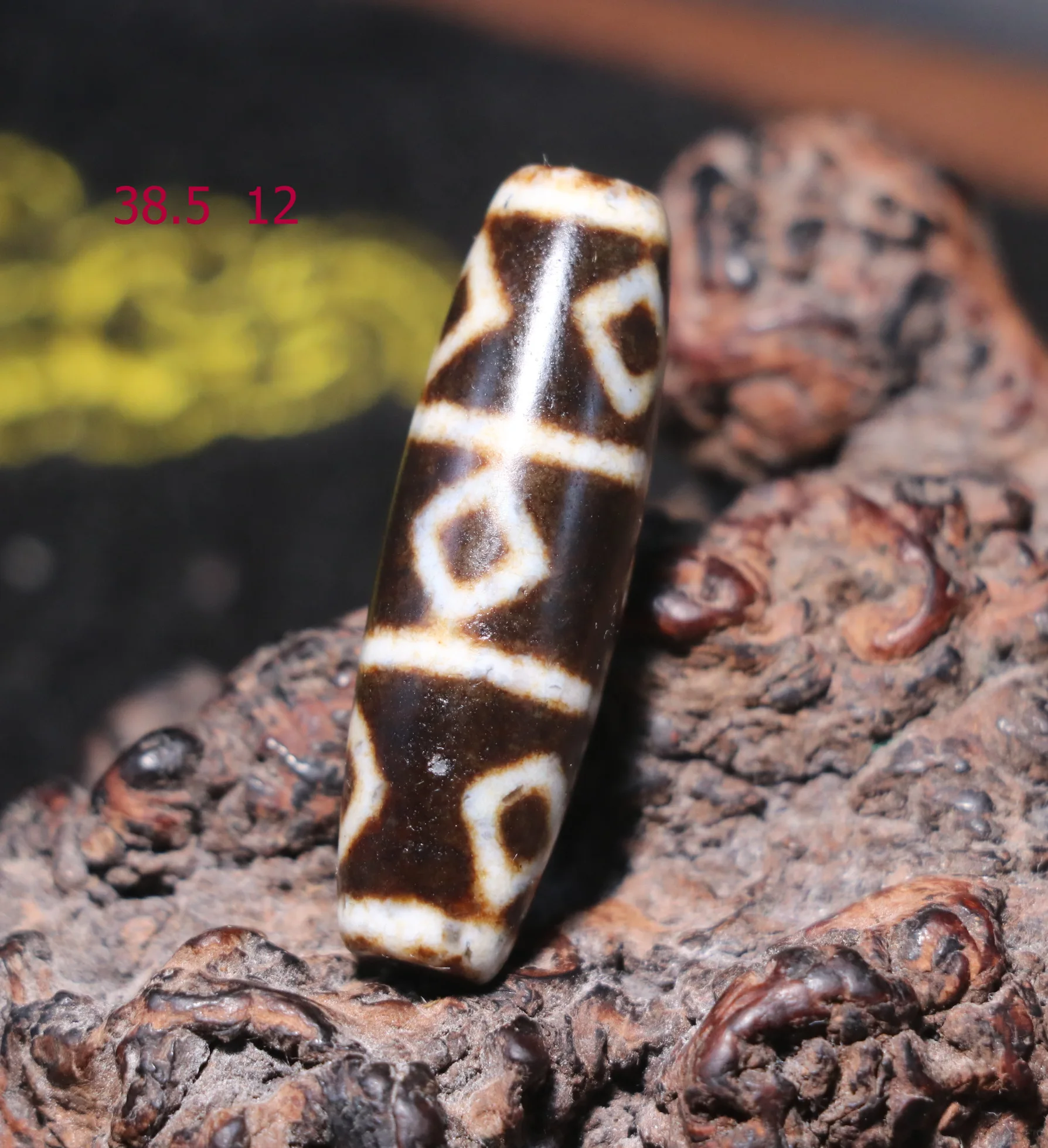 

Ultra Energy Tibetan old Agate 3 Line Healer Medicine Lotus Root Shape dZi Bead 4A Talisman + LKbrother Sauces