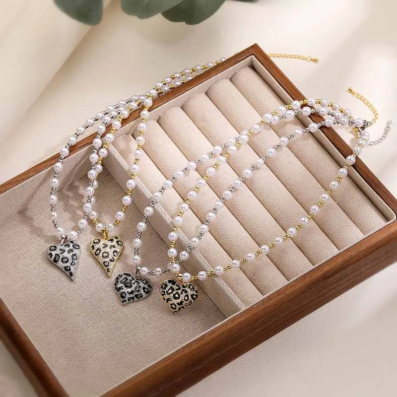 HECHENG Artificial Pearls Beaded Necklace 18K Golden Plated CZ Gemstone Heart Leopard Dot Pendant Necklace Ladies Jewellery