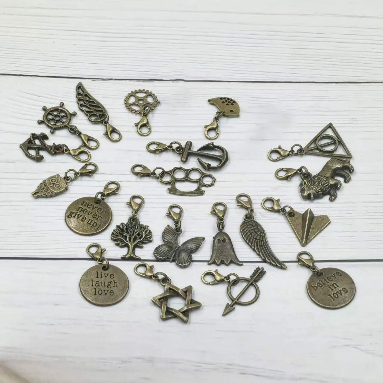 

100PCS Mixed Multi-shape Dangle Charm Pendants with Lobster 20-45mm Long DIY Crafts Accessories Creative Handmade Materials Pack
