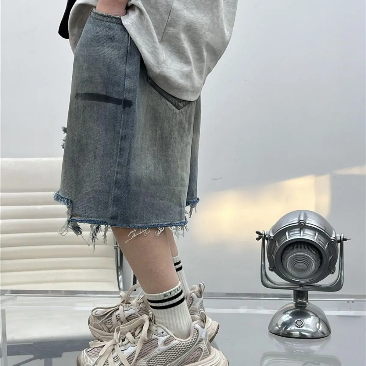 Summer Kids Denim Shorts American Graffiti Vintage Distressed Boys Girls Lightweight Unisex Mid Length Casual Jeans​