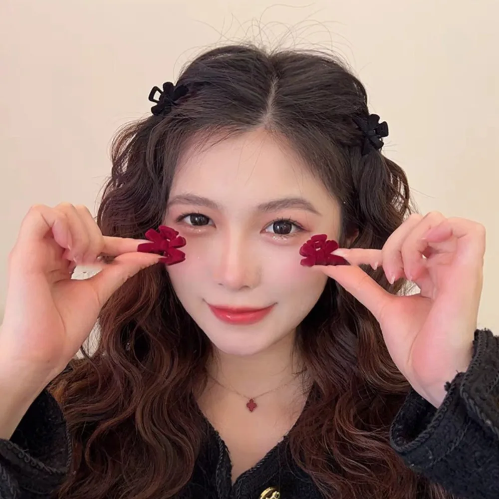 Retro Black Red Velvet Bow Trumpet Side Bangs Hairpin Female Summer Cute Bowknot Princess Head Grab Clip Headdress Lovely