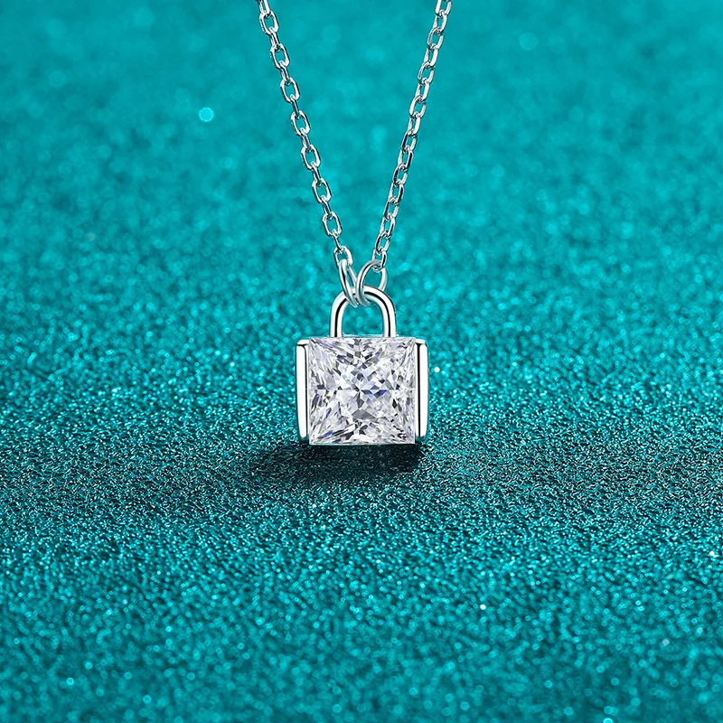 

2.0ct Moissanite S925 Silver Necklet Pendants for Women Men Plated Pt950 Love Together Lock Charms Necklace Jewelry Wholesale