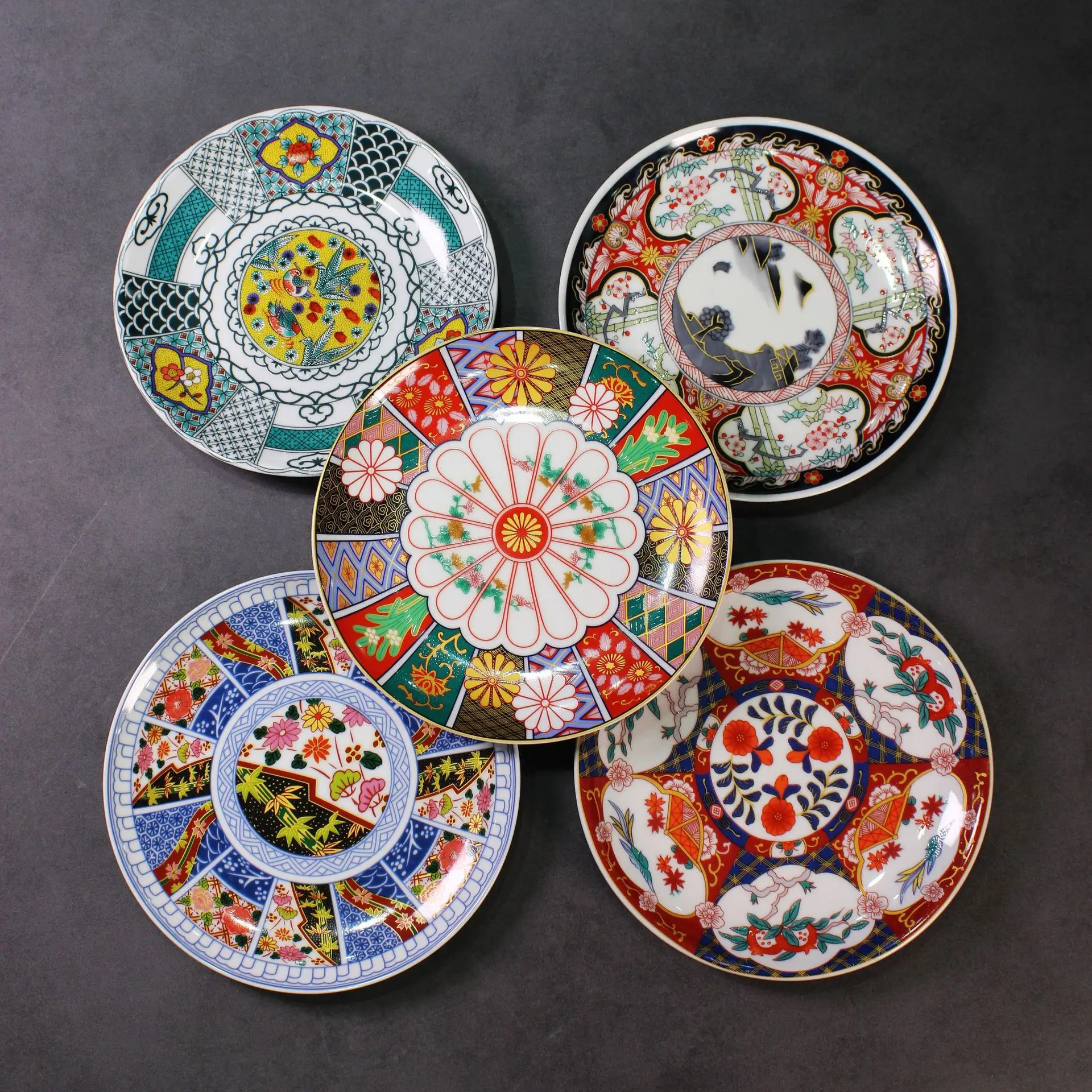 Japanese Ceramic Plate Retro Decal Sushi Dish Creative Round Appetizer Plate BBQ Dish
