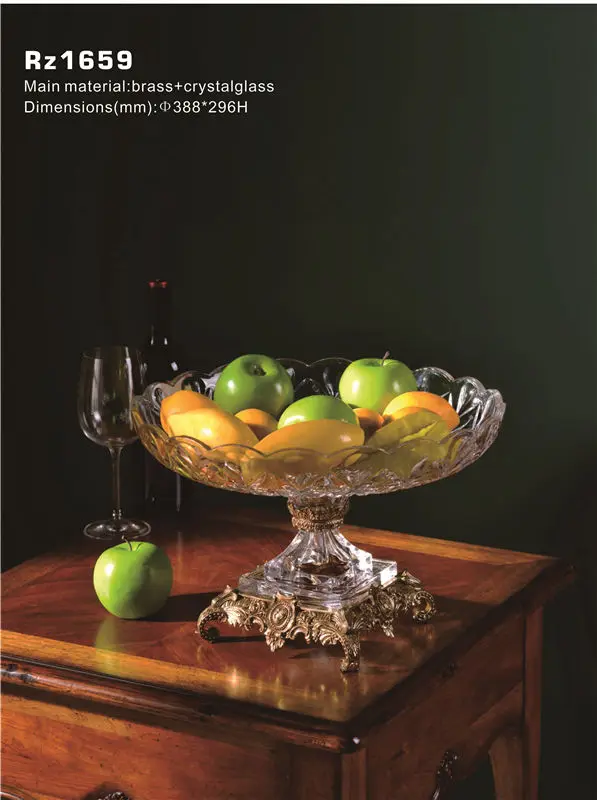 European  Handcrafted Golden Brass Carving Boys Under the Palm Crystal Candy Dish Plate Metal Fruit Bowl