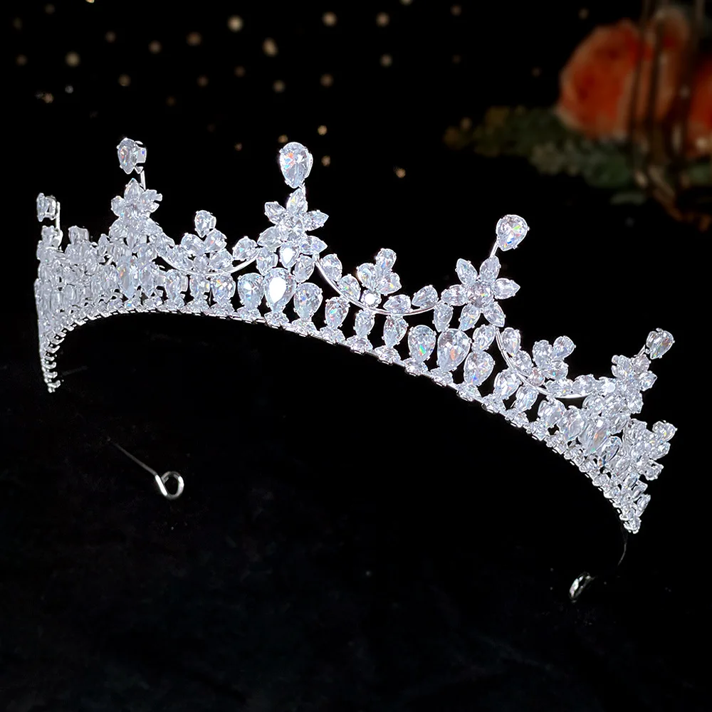 CC Trendy Crown Women Accessories Wedding Headbands Engagement Hair Ornaments Bridal Headdress Leaf Shape Shining Tiaras YQ256