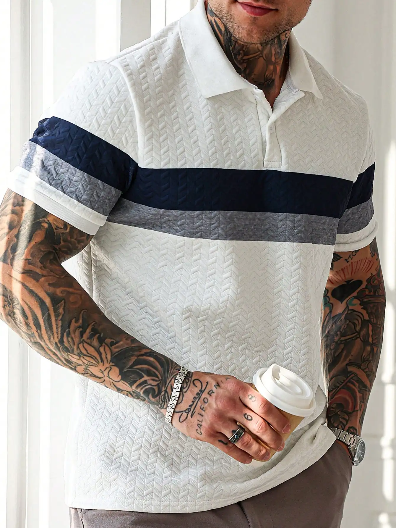 

Men's Short Sleeve Casual Polo Shirt with Textured Chevron Pattern and Color Block Design