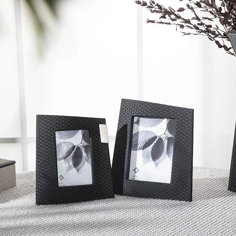 

Modern luxury model room high-grade leather photo frame table 6 inch 7 inch decorative photo frame soft decoration metal photo