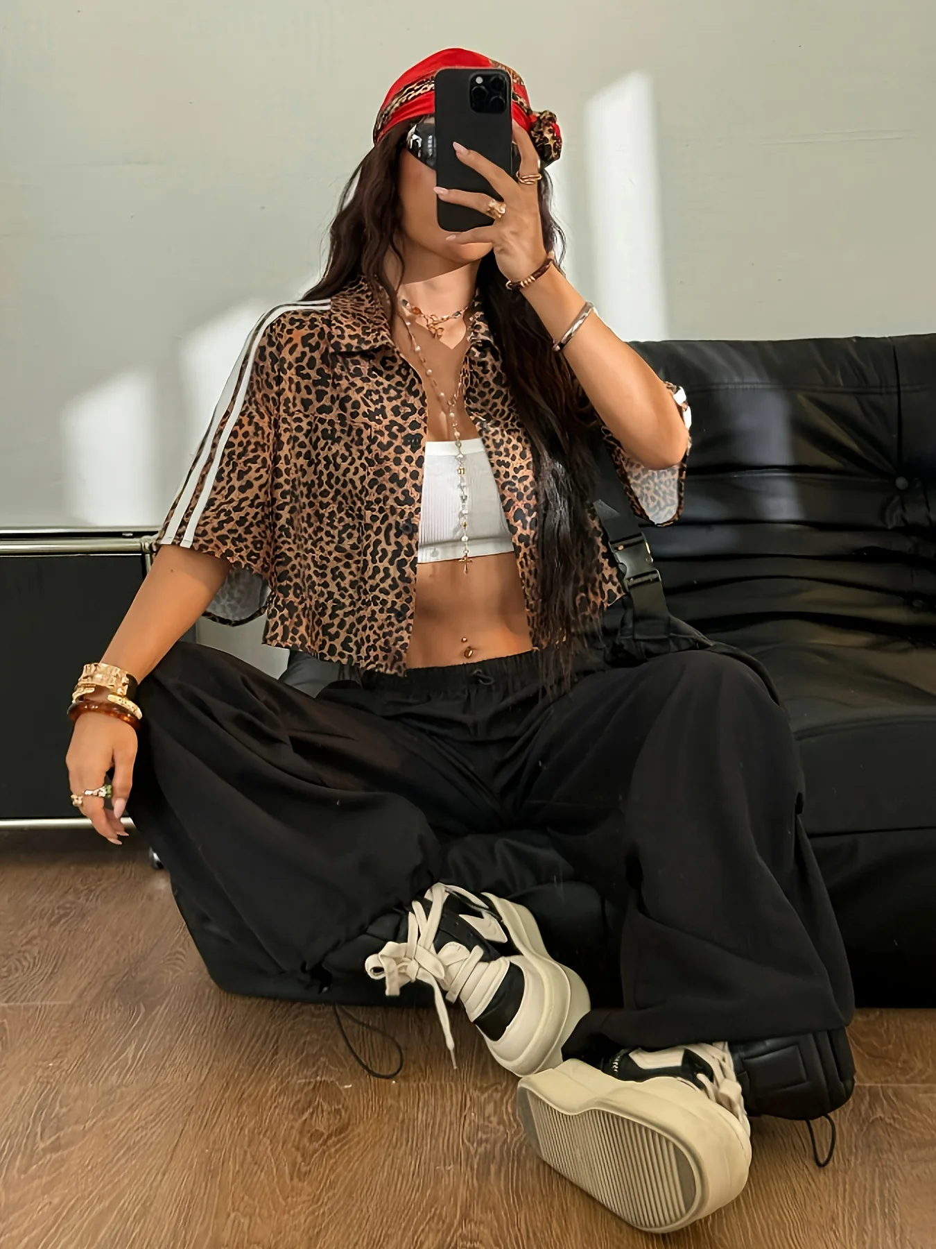 2023 sommer Neue Sexy Leopard Print Sexy Hot Girl Straße Trendy Casual Kragen Kurzarm Shirt – Detail 4