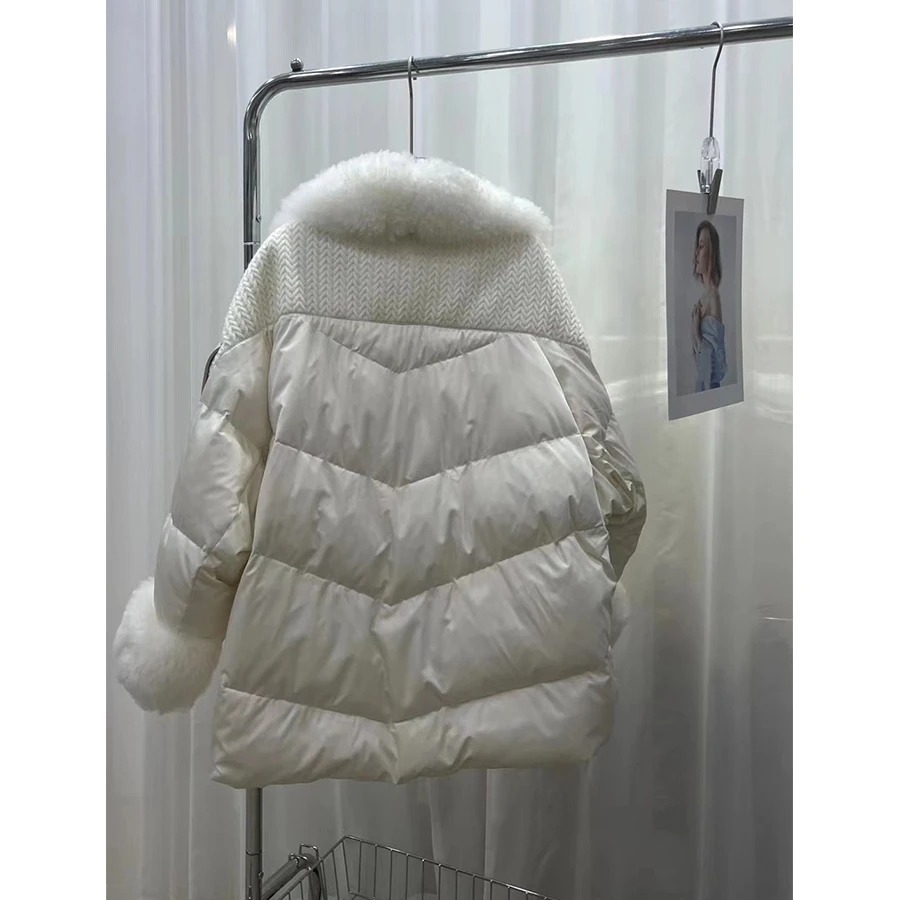 Cappotto in vera piuma d\'oca per donna Collo in vera pelliccia di pecora Piumini 2023 più venduti con pelliccia naturale