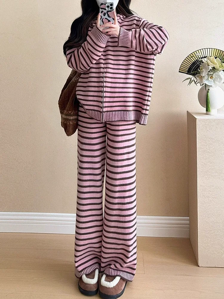 Set di due pezzi casual alla moda a righe O-Collo con cappuccio lavorato a maglia Baggy Sports Conjuntos Pantaloni dritti a gamba larga da donna