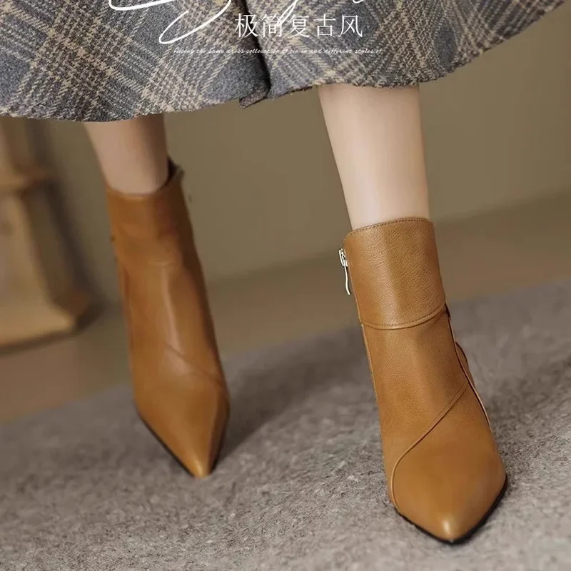 Moda Retro Nieregularne Średnie Obcasy Krótkie Buty Damskie Miękkie Skórzane Spiczaste Toe Boczny Zamek Nowoczesne Buty Chelsea Jesień Zima Buty